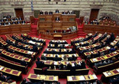 البرلمان اليوناني يقر اجراءات تقشف جديدة يطالب بها الدائنون