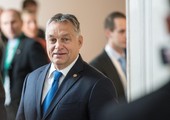 رئيس الوزراء المجري يسعى للحصول على الدعم من خلال تصويت مناهض للهجرة وللاتحاد الأوروبي