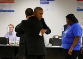 بالصور... أوباما يصوت في شكل مبكر في شيكاغو