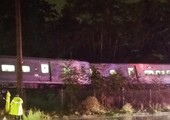 قطار يخرج عن القضبان في لونج أيلاند بولاية نيويورك الأميركية