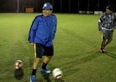 بالفيديو والصور... مارادونا يسجل هدف عالمي في تدريبات لاتسيو 