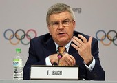 باخ يناقش تغيير مواقع أولمبياد 2020 مع حاكمة طوكيو