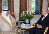وزير الخارجية يؤكد وقوف البحرين مع الشعب التونسي ويشيد بعملية الانتقال السياسي