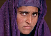 باكستان توقف أفغانية ظهرت صورتها على غلاف 