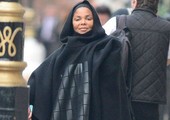 ما حقيقة إجبار جانيت جاكسون على ارتداء الزي الإسلامي في قطر؟!