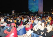 «ذا بيتش» يعرض أبرز أفلام ونشاطات «مهرجان دبي السينمائي الدولي» بالتعاون مع «مِراس» في الهواء الطلق