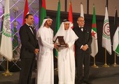 رئيس مجلس الشورى يتسلم جائزة النسر العربي التي تمنح للمتميزين من رواد الإدارة العرب