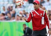 اتحاد الكرة الإماراتي ينفي إقالة مدرب المنتخب مهدي علي