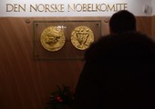 جوائز نوبل تسلم اليوم في ستوكهولم واوسلو وبوب ديلان لن يحضر الحفل 