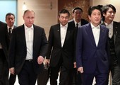 رئيس الوزراء الياباني وبوتين يبدآن يوماً ثانياً من المحادثات دون تقدم حول الجزر المتنازع عليها
