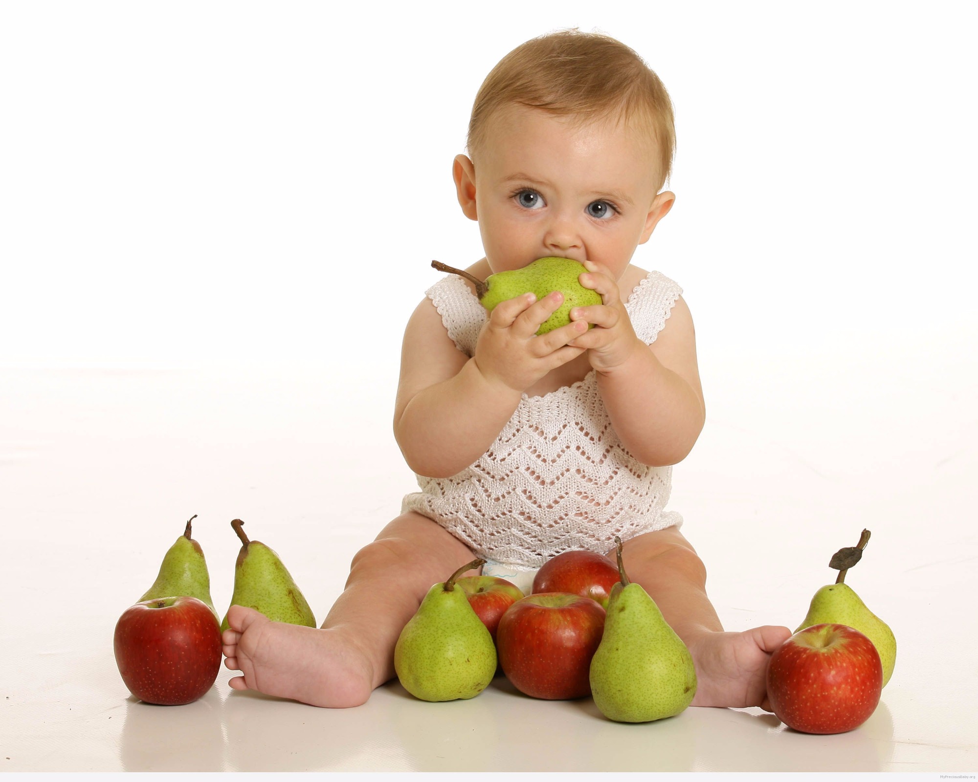 دراسة: شجعوا أولادكم على تناول الخضر والفاكهة عوضا عن الوجبات المنتظمة