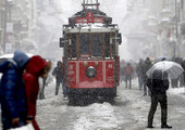 بالصور... إلغاء أكثر من 600 رحلة بسبب تساقط الثلوج في إسطنبول