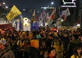 كاهن كوري جنوبي يحاول الانتحار حرقاً خلال تظاهرة احتجاج على الرئيسة بارك
