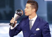 عاجل... بالفيديو... كريستيانو رونالدو يتوج بجائزة أفضل لاعب في العالم 2016