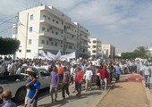 عاطلون عن العمل يطالبون بوظائف يقتحمون مقر ولاية سيدي بوزيد التونسية