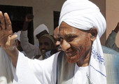 زعيم حزب الأمة السوداني المعارض الصادق المهدي يعود اليوم الخميس إلى الخرطوم
