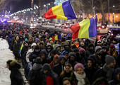 تراجع التأييد للحزب الحاكم في رومانيا بعد عثرة قانون الفساد