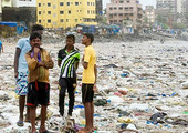 الأمم المتحدة تعلن الحرب على إلقاء البلاستيك في المحيطات