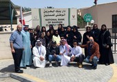 طلبة جامعة العلوم التطبيقية يزورون دار بنك البحرين الوطني للمسنين