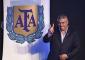 كلاوديو تابيا رئيسا جديدا للاتحاد الأرجنتيني لكرة القدم