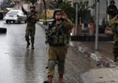 مقتل فلسطيني بعد طعنه ثلاثة إسرائيليين