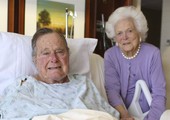 بوش الأب يتعافى بمستشفى في هيوستن إثر إصابته بالتهاب رئوي 