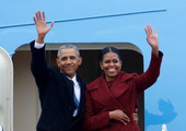 أوباما يشارك لأول مرة في الحياة العامة منذ ترك السلطة في شيكاجو