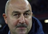 مدرب روسيا يستمد الحماس من لوف ويسابق الزمن لإعداد المنتخب لكأس القارات 2017