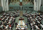 أول أفريقية سوداء تؤدي اليمين القانونية أمام البرلمان الفيدرالي بأستراليا