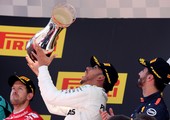 هاميلتون يتوج بطلا لسباق فورمولا الإسباني